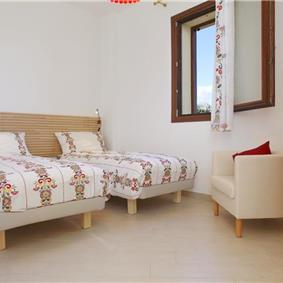 2 bedroom villa with pool and jacuzzi in Scopello, sleeps 6